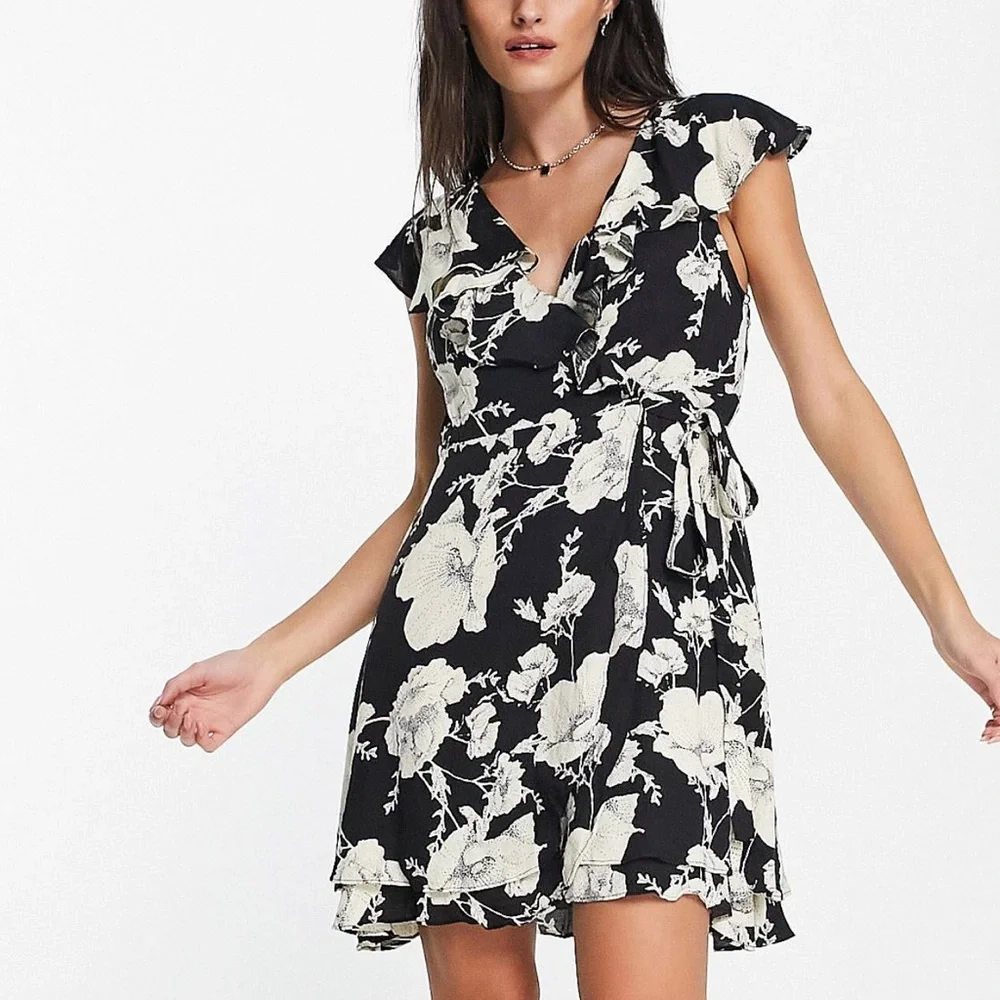 Free People Floral Wrap Mini Dress XS [NEVER WORN]
